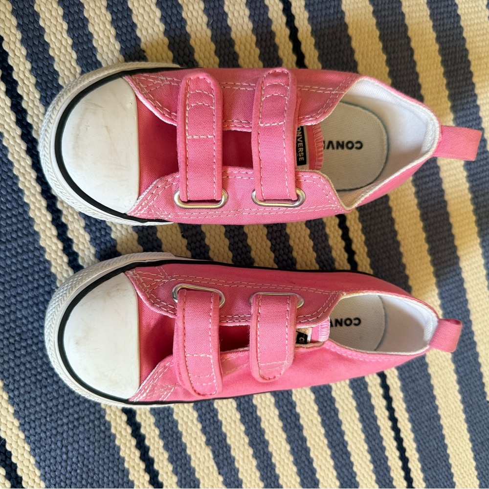 Converse Pink Sneakers Classic Style